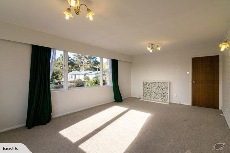 Photo of property in 23 Glen Alton Avenue, Paparangi, Wellington, 6037