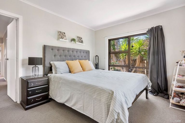 Photo of property in 18 Rollerson Street, Papakura, 2110