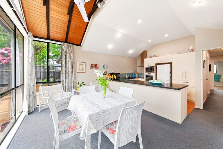 Photo of property in 2/95 Saint James Avenue, Papanui, Christchurch, 8053