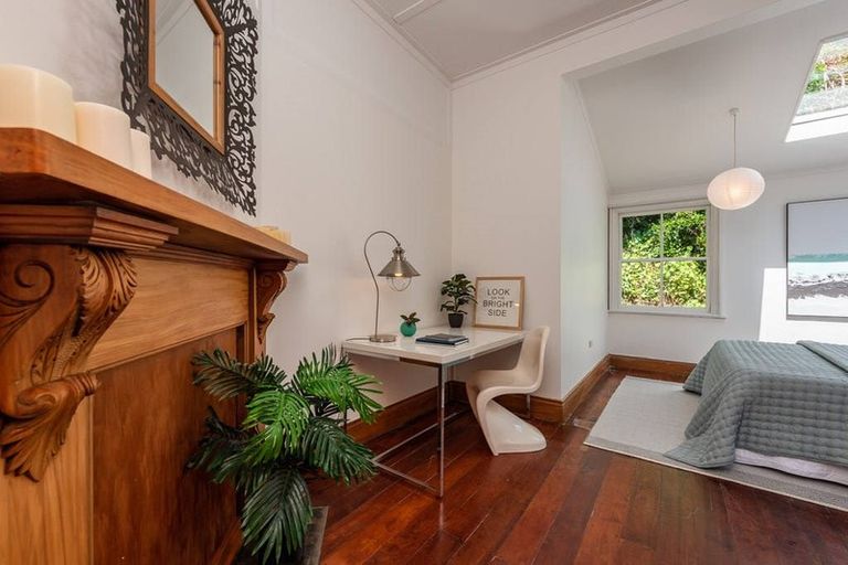 Photo of property in 5 Mcintyre Avenue, Mount Victoria, Wellington, 6011