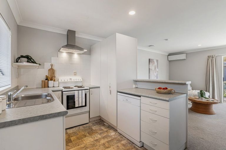 Photo of property in 1/2 Doment Crescent, Orewa, 0931