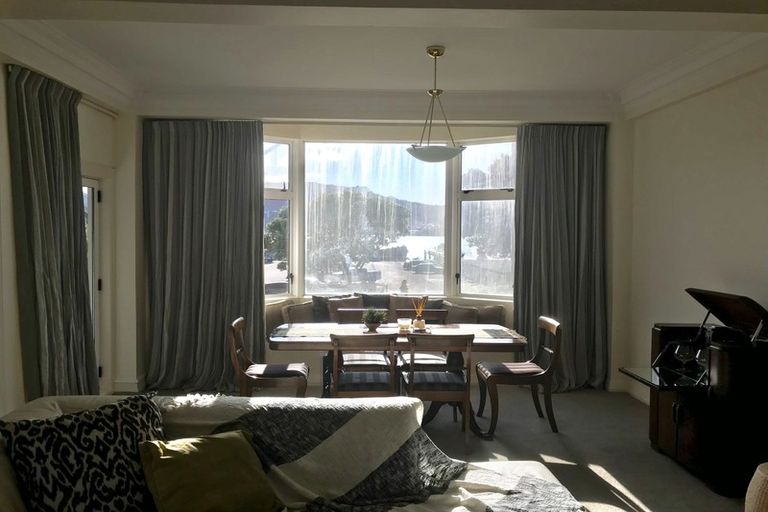 Photo of property in 1/154 Oriental Parade, Oriental Bay, Wellington, 6011
