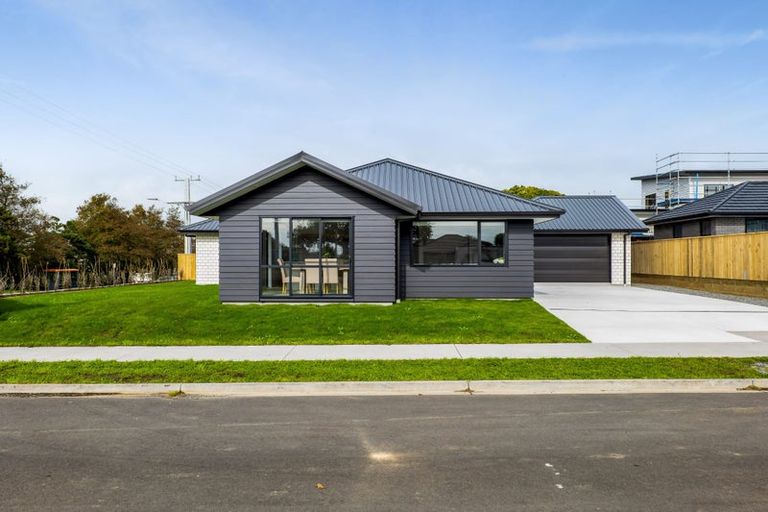 Photo of property in 1 Vogue Circle, Vogeltown, New Plymouth, 4310