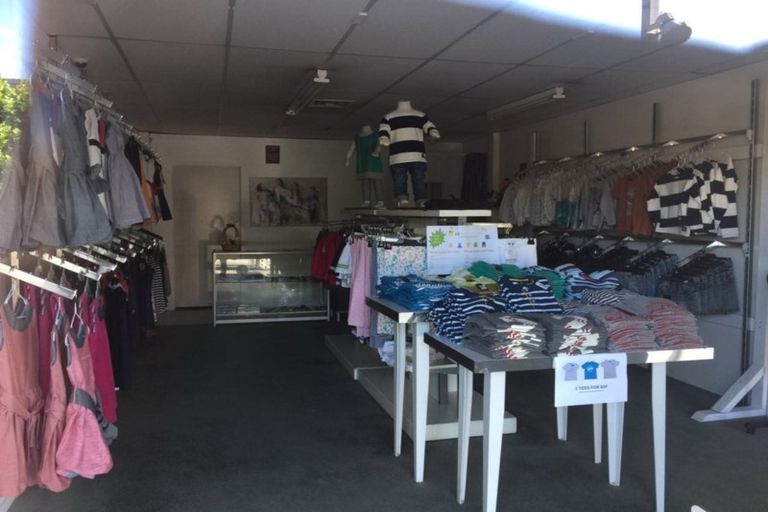 Photo of property in 35 Totara Avenue, Collingwood, 7073