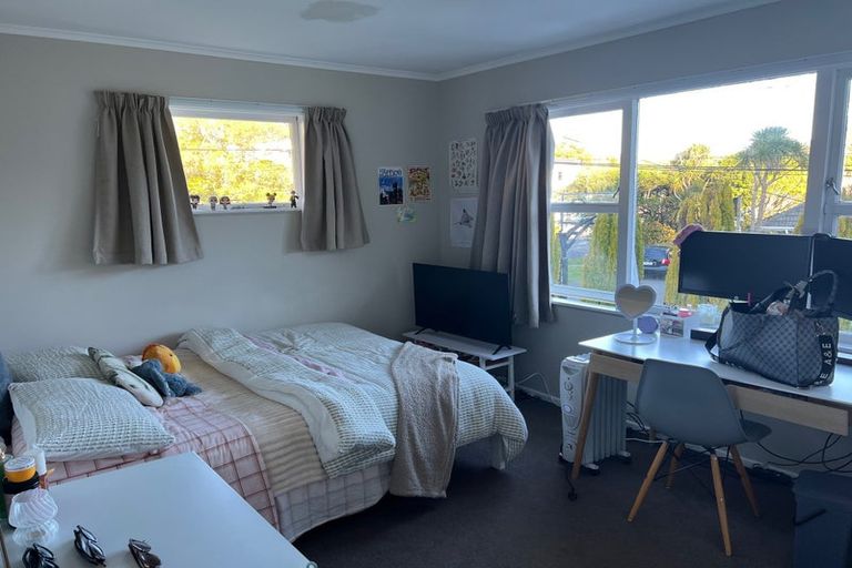 Photo of property in 113 Parkvale Road, Karori, Wellington, 6012