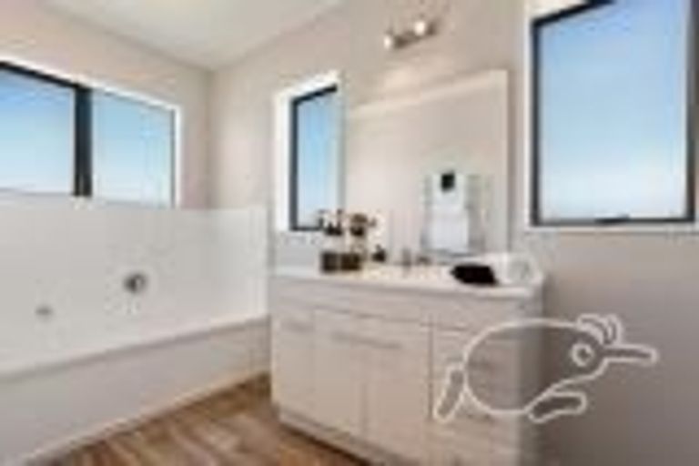 Photo of property in 2/30 Vivian Wilson Drive, Eastern Beach, Auckland, 2012