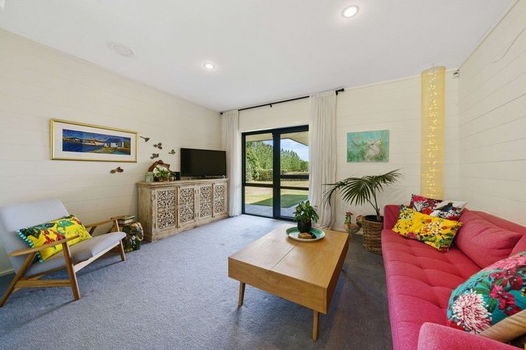 Photo of property in 12 Hawkins Drive, Martinborough, 5711