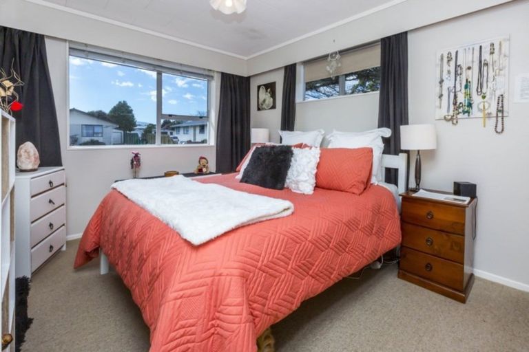 Photo of property in 1/9 Denver Grove, Totara Park, Upper Hutt, 5018
