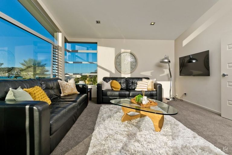 Photo of property in 51 Bannings Way, Hobsonville, Auckland, 0618