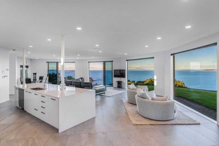 Photo of property in 995 Hibiscus Coast Highway, Waiwera, Orewa, 0994