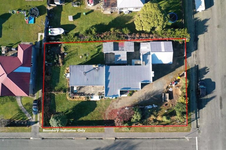 Photo of property in 53 Rhodes Street, Waimate, 7924