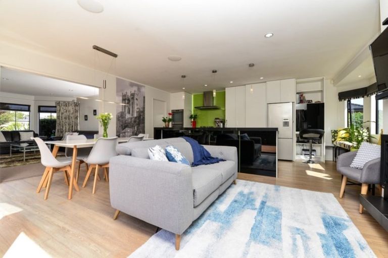 Photo of property in 83 Sandwich Road, St Andrews, Hamilton, 3200