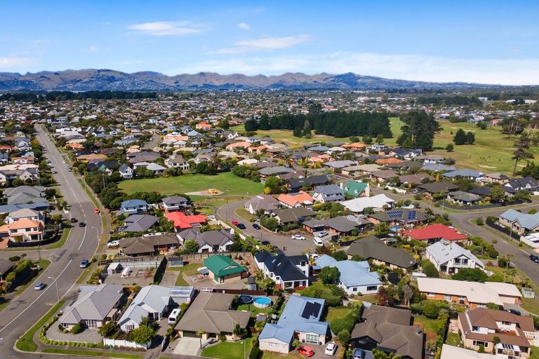 Photo of property in 14 Evenwood Place, Waimairi Beach, Christchurch, 8083