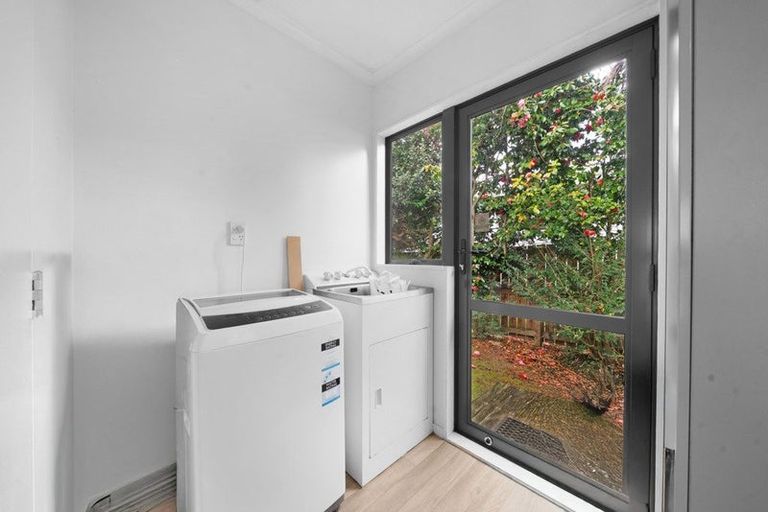 Photo of property in 56 Christmas Road, Manurewa, Auckland, 2102