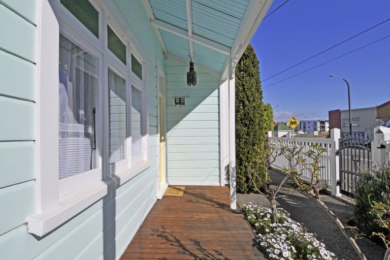 Photo of property in 12 Sale Street, Napier South, Napier, 4110