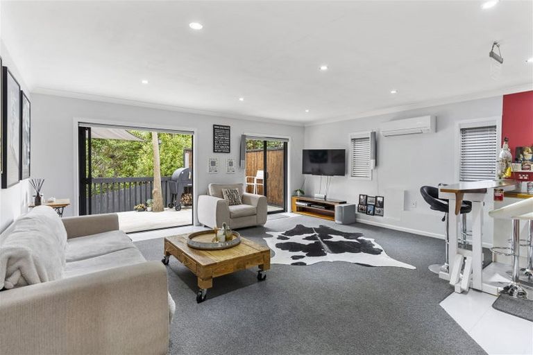 Photo of property in 20a Ocean View Road, Hatfields Beach, Orewa, 0931