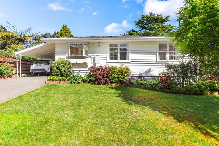 Photo of property in 4 Freemans Way, Pinehaven, Upper Hutt, 5019