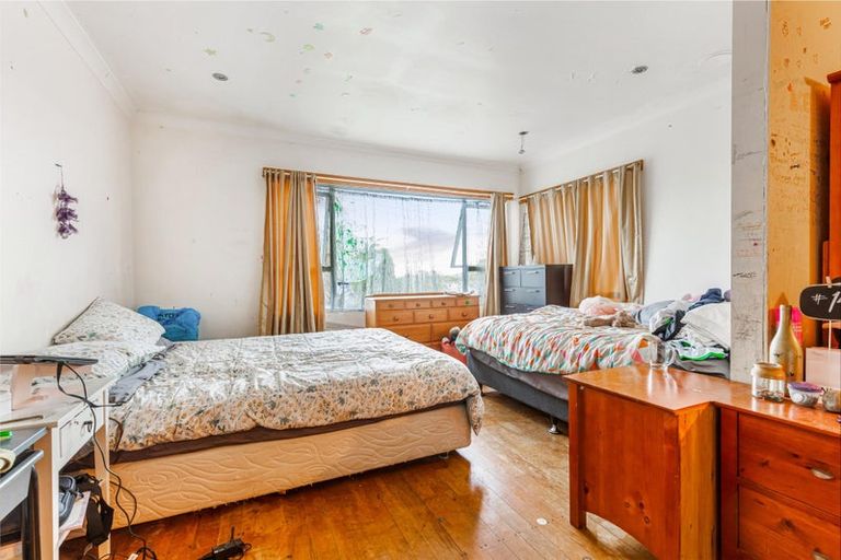 Photo of property in 74 Waimumu Road, Massey, Auckland, 0614