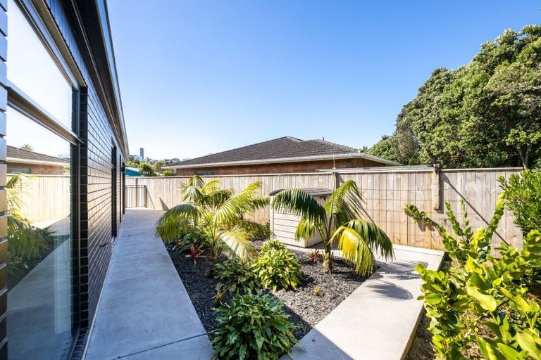 Photo of property in 10 Eton Place, Spotswood, New Plymouth, 4310