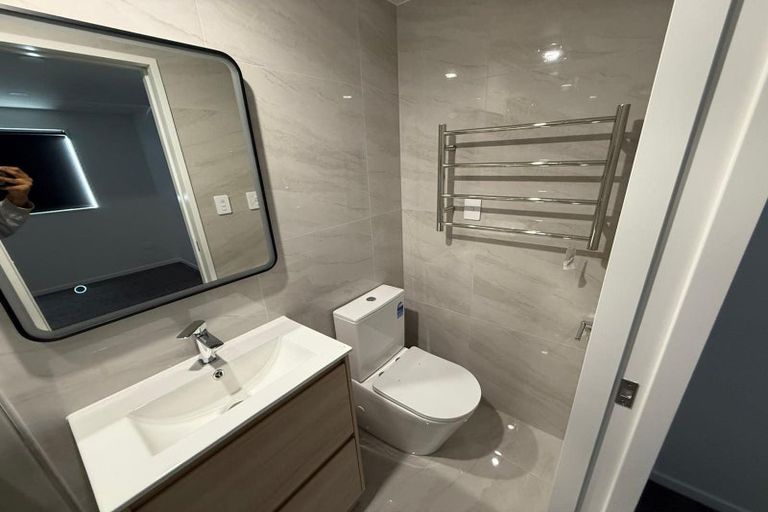 Photo of property in 16 Jade Avenue, Pakuranga Heights, Auckland, 2010