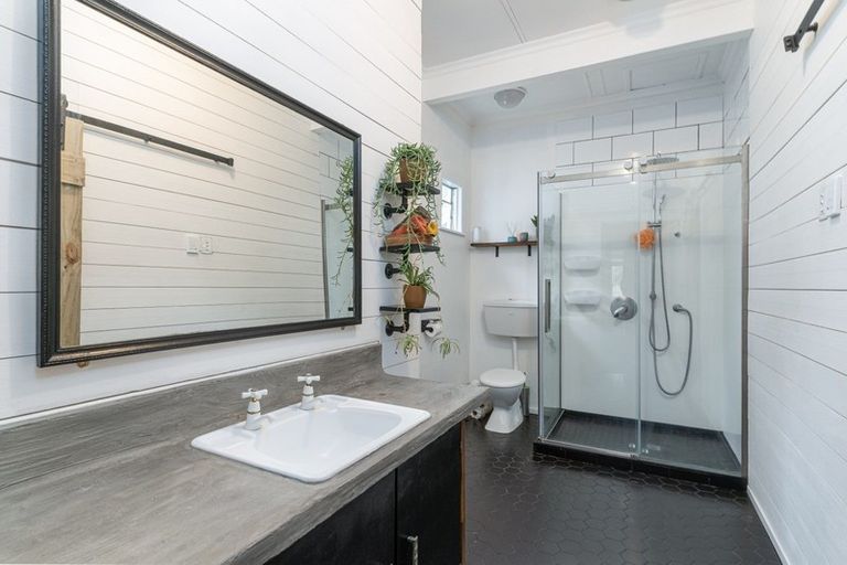 Photo of property in 12 Wallace Street, Featherston, 5710