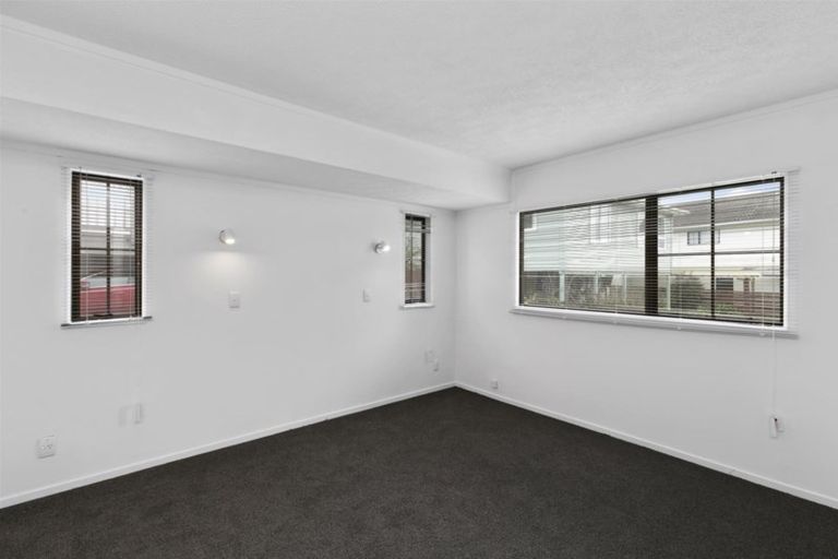 Photo of property in 304a Main Road, Tawa, Wellington, 5028