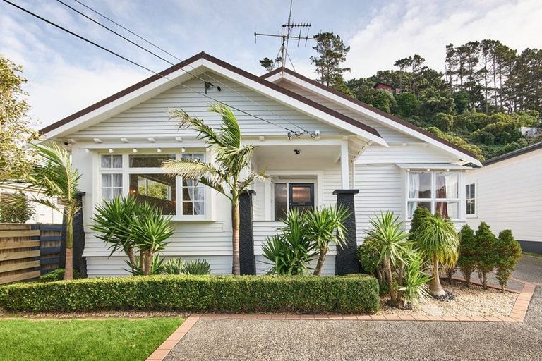 Photo of property in 40 Derwent Street, Island Bay, Wellington, 6023