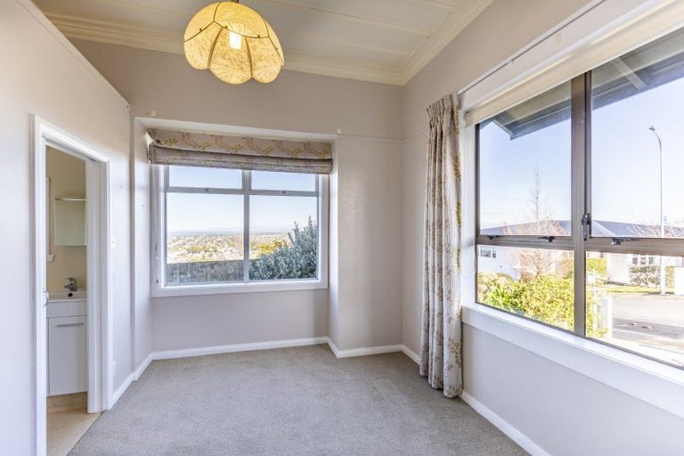 Photo of property in 19 Havelock Road, Hospital Hill, Napier, 4110