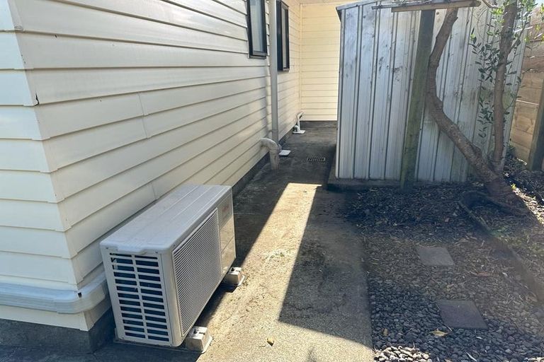 Photo of property in 14a Mexted Terrace, Tawa, Wellington, 5028