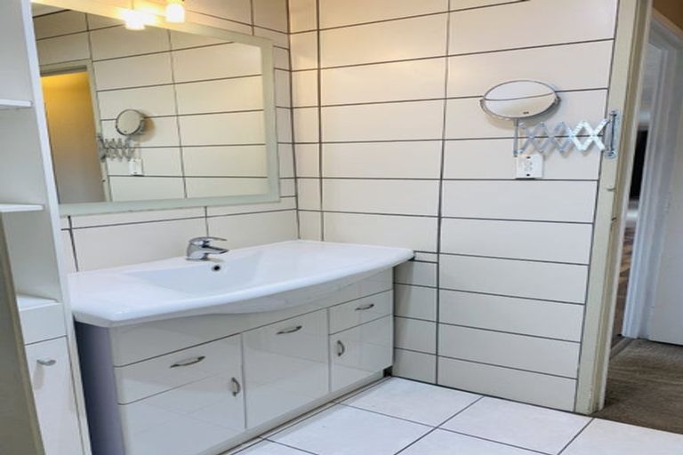 Photo of property in 3 Pinehurst Place, Wattle Downs, Auckland, 2103