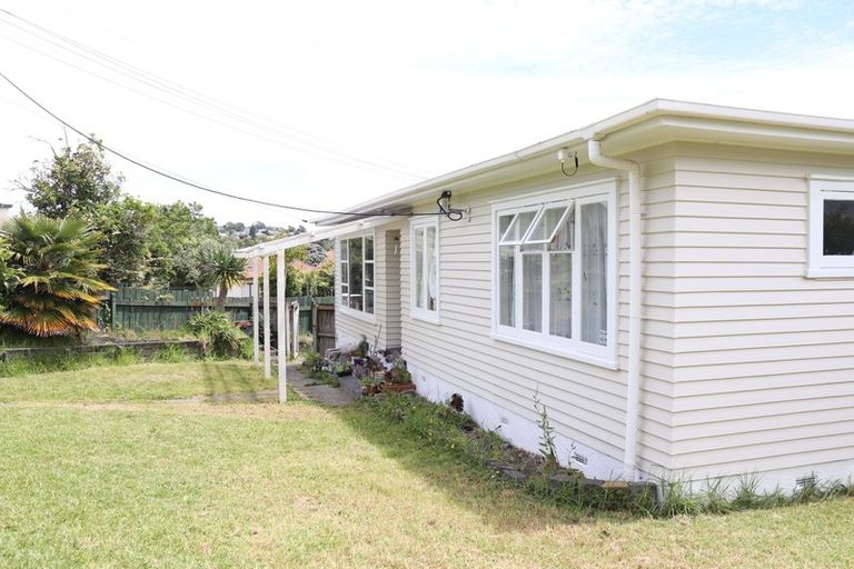 Photo of property in 1/44 College Road, Northcote, Auckland, 0627