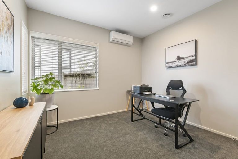 Photo of property in 8 Oak View Terrace, Schnapper Rock, Auckland, 0632