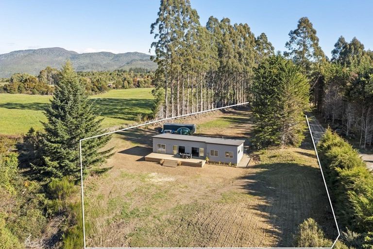 Photo of property in 32 Kowhai Drive, Kuratau, Turangi, 3381