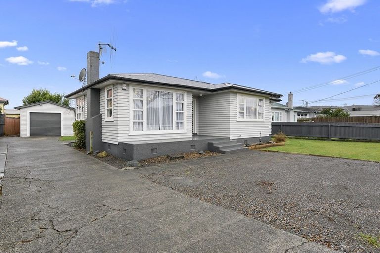 Photo of property in 593 Queen Street East, Levin, 5510