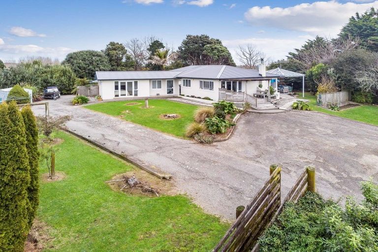 Photo of property in 55 Takapu Road, Manakau, Levin, 5573