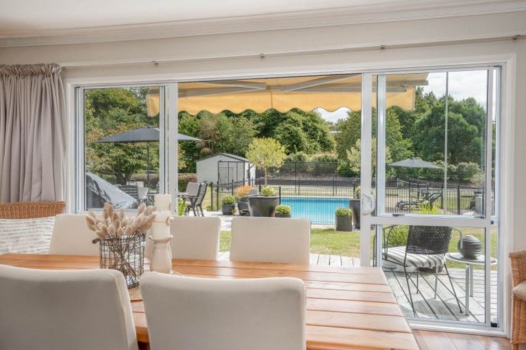 Photo of property in 142 Gillespie Place, Acacia Bay, Taupo, 3385