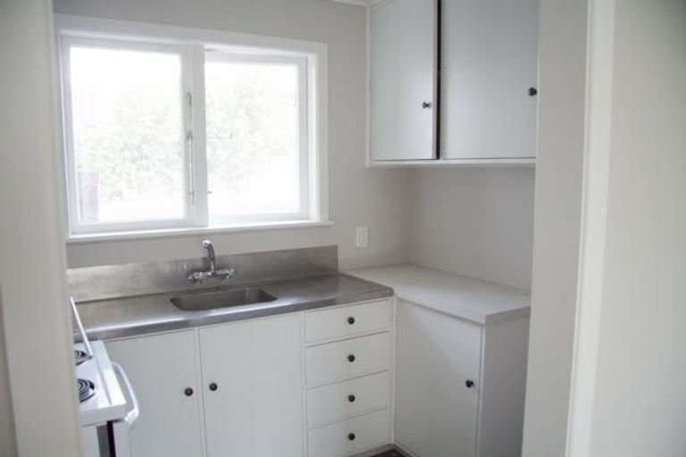 Photo of property in 2/10 Trevethick Grove, Woburn, Lower Hutt, 5010