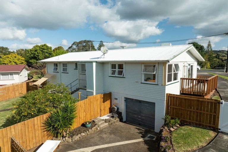 Photo of property in 14 Adams Place, Te Kamo, Whangarei, 0112