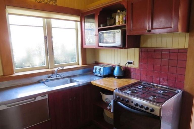 Photo of property in 8 Pukenui Street, Strandon, New Plymouth, 4312