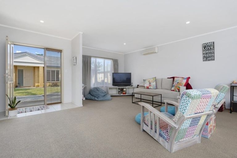 Photo of property in Diamond Sands, 2/644 Grenada Street, Papamoa Beach, Papamoa, 3118