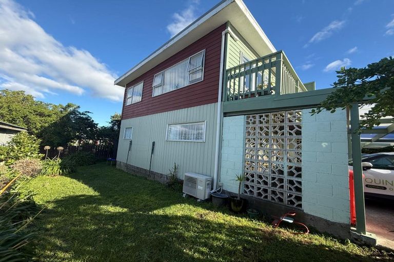 Photo of property in 7 Terrace Road, Titahi Bay, Porirua, 5022