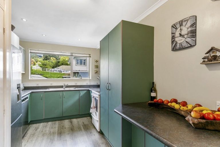 Photo of property in 40 Lincoln Avenue, Tawa, Wellington, 5028