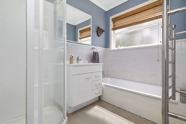 Photo of property in 15 Cherry Blossom Grove, Maungaraki, Lower Hutt, 5010