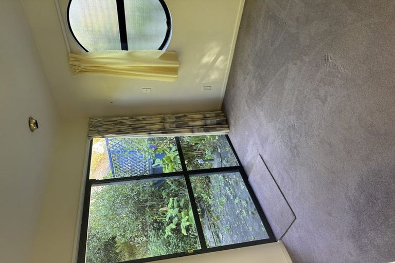 Photo of property in 2/7 Calypso Place, Rothesay Bay, Auckland, 0630