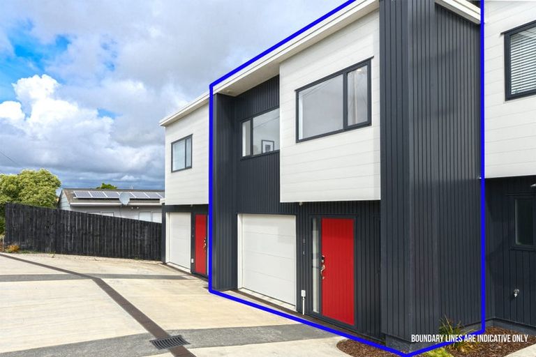Photo of property in 19b Tawa Road, Te Atatu Peninsula, Auckland, 0610