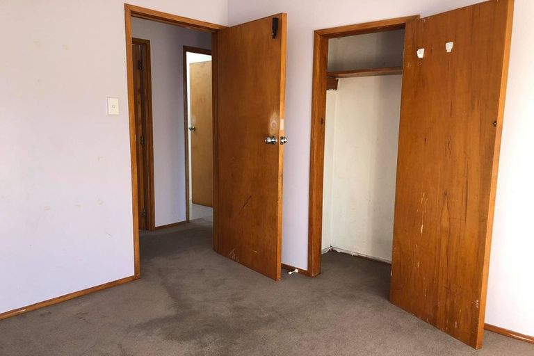 Photo of property in 52 Larnoch Road, Henderson, Auckland, 0610