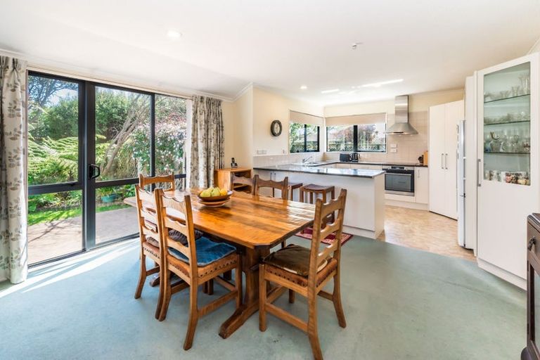Photo of property in 2 Charnwood Grove, Waikanae, 5036