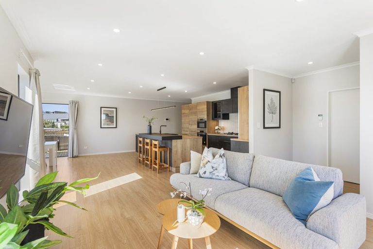 Photo of property in 25 Whale Bay Rise, Gulf Harbour, Whangaparaoa, 0930