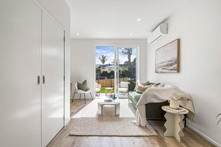 Photo of property in 7c Camrose Place, Glenfield, Auckland, 0629