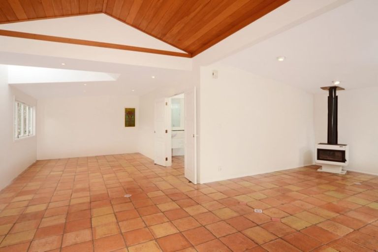 Photo of property in 76 Beach Road, Castor Bay, Auckland, 0620